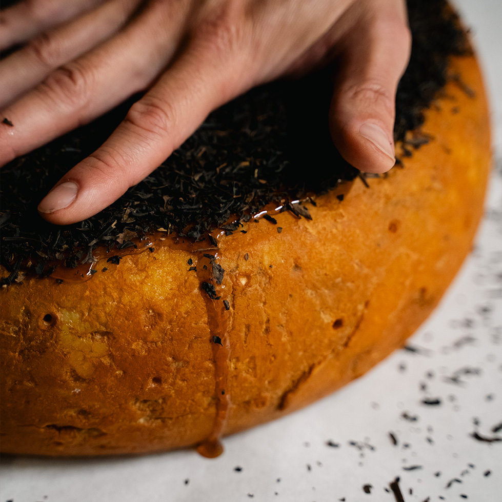 Le spezie hanno il potere di trasformare ogni formaggio in un'esperienza unica, arricchendolo di aromi che raccontano storie.